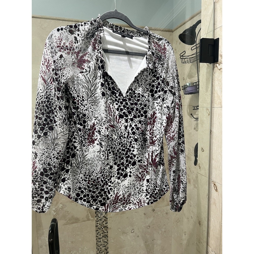 WHBM Floral Blouse XS White House Black Market Keyhole Tie Stretch Gray Purple